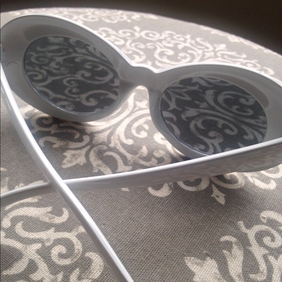 White sunglasses Retro - Picture 3 of 3